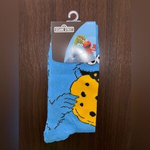 COOKIE MONSTER NOVELTY CREW SOCKS NWT MEN’S SHOE SIZE 8-12